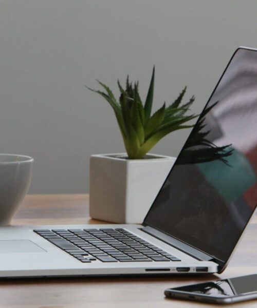 macbook-926425_1920